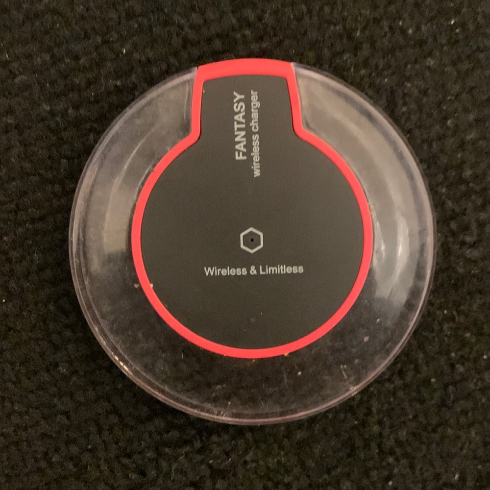 Fantasy charging doc works with iphone&android